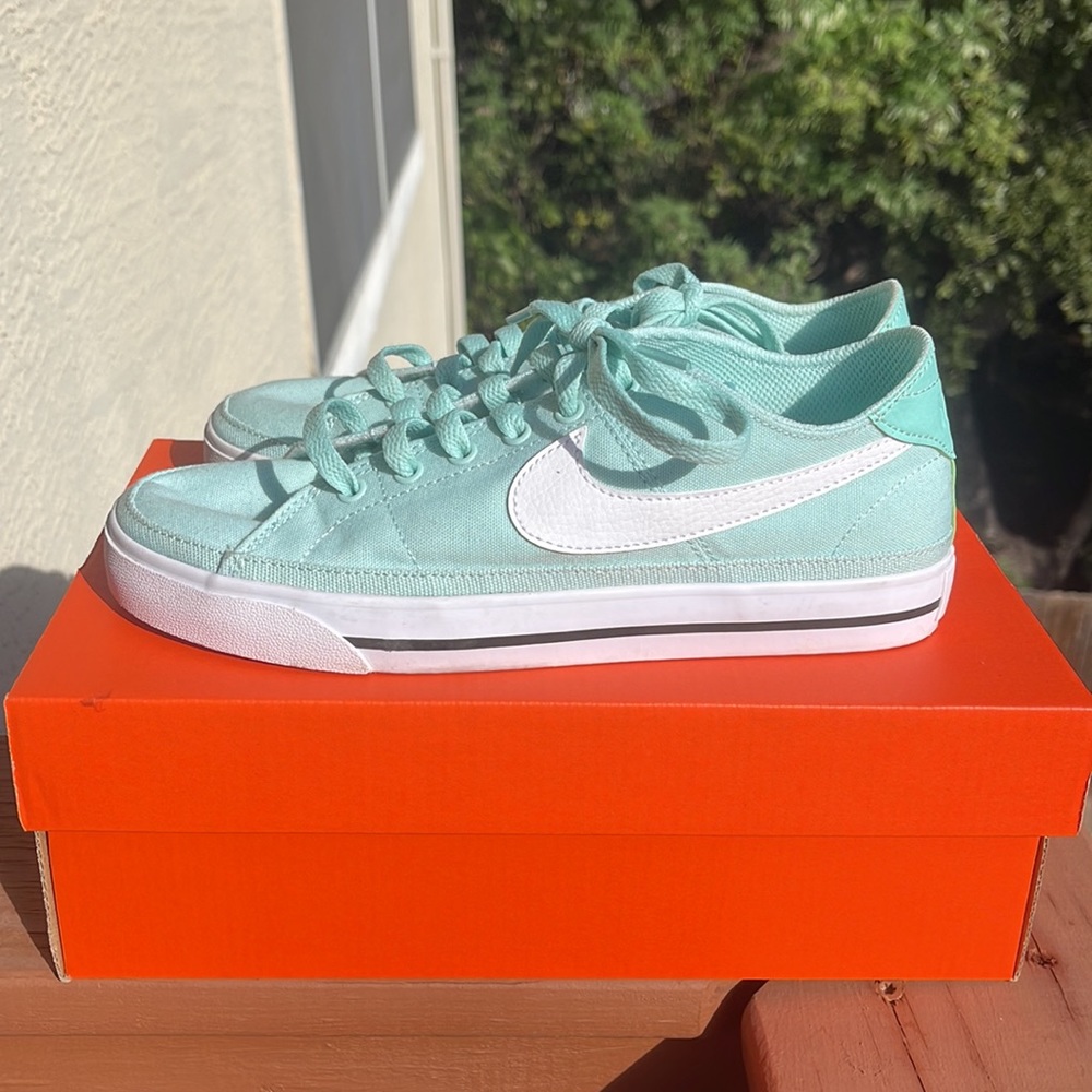 Nike Sea Foam/Mint Green Sneakers